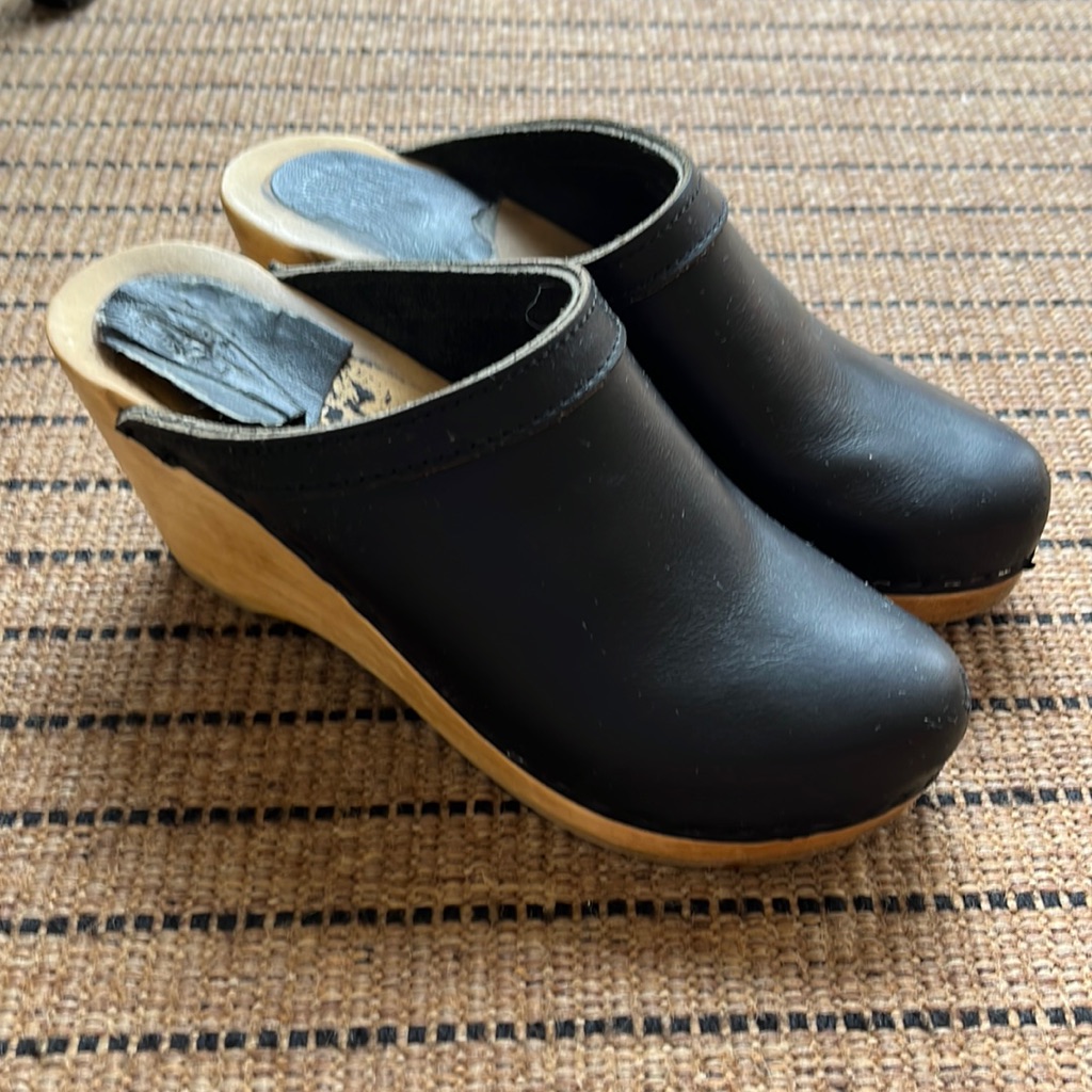 No.6 New School Clog On Wedge In Black Leather, Size 38 Uk/ 8 Us